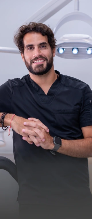 Dr. Gustavo Moreno Dental Prosthesis: Image of Dr. Gustavo Moreno, dental prosthesis specialist