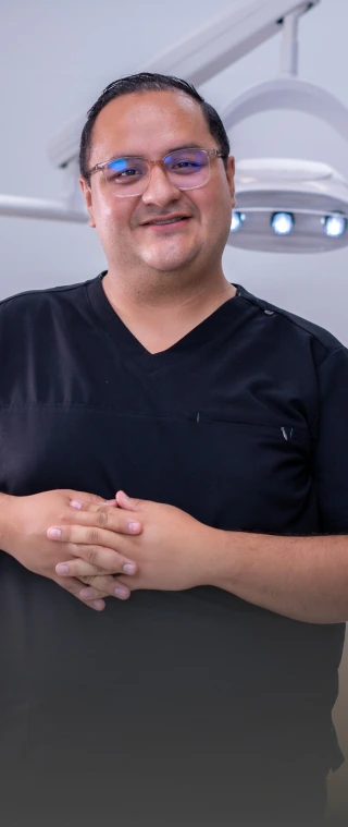 Dr. Oscar Calvillo Periodontist: Image of Dr. Oscar Calvillo, periodontist
